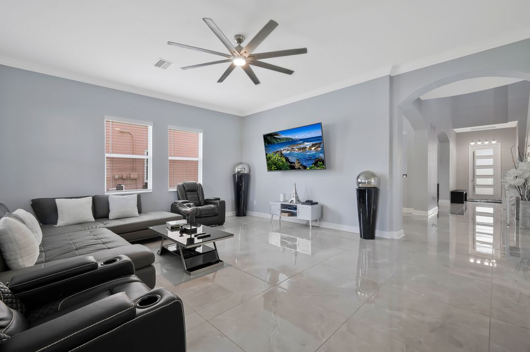 1711 Sarazen Pl, Naples, FL 34120