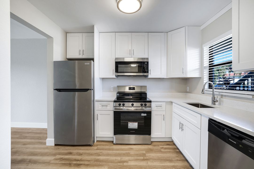 4346 27th Ct SW #101, Naples, FL 34116