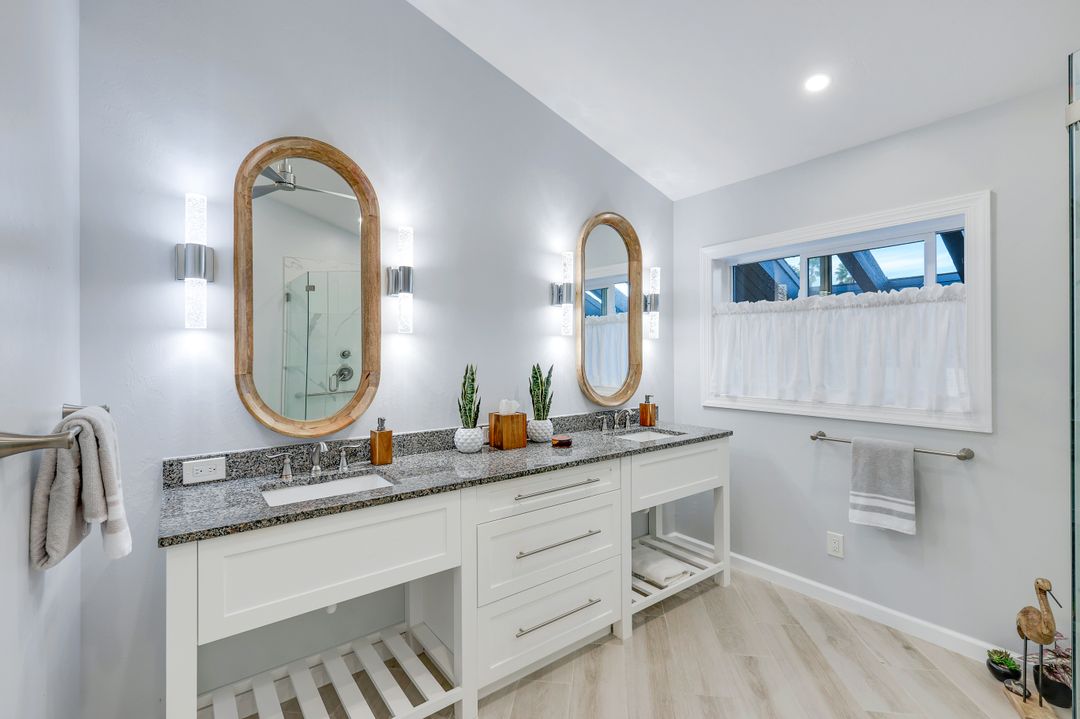 11841 Princess Grace Ct, Cape Coral, FL 33991