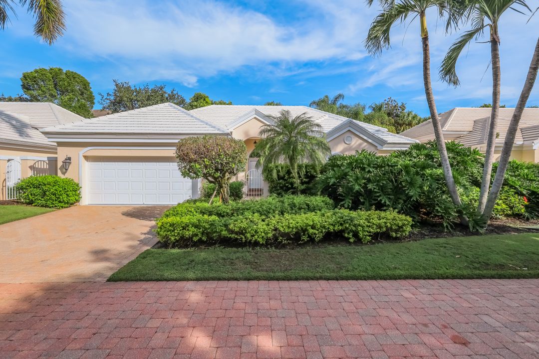 353 Carlton Pl, Naples, FL 34108