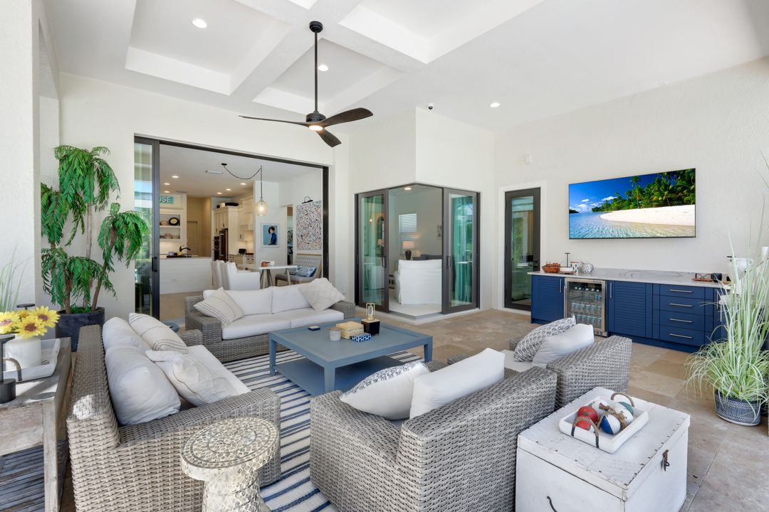 3154 Malaga Way, Naples, FL 34105