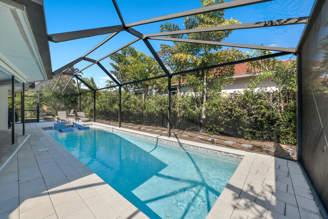 291 W Flamingo Cir, Marco Island, FL 34145