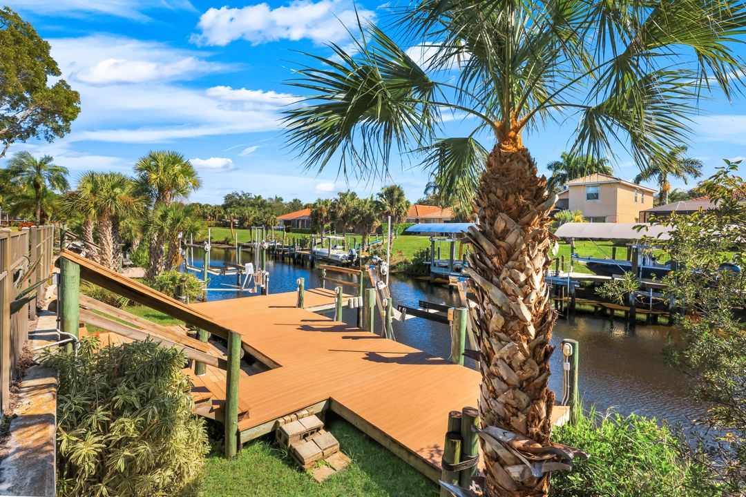 9214 Palm Island Cir, NO FORT MYERS, FL 33903