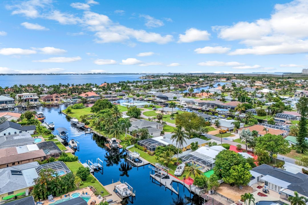 5333 Cocoa Ct, Cape Coral, FL 33904