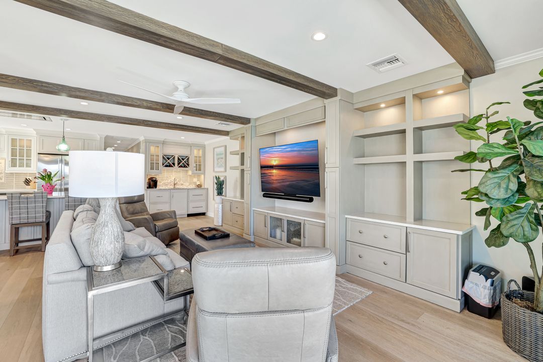 2850 Gulf Shore Blvd N  #201, Naples, FL 34103