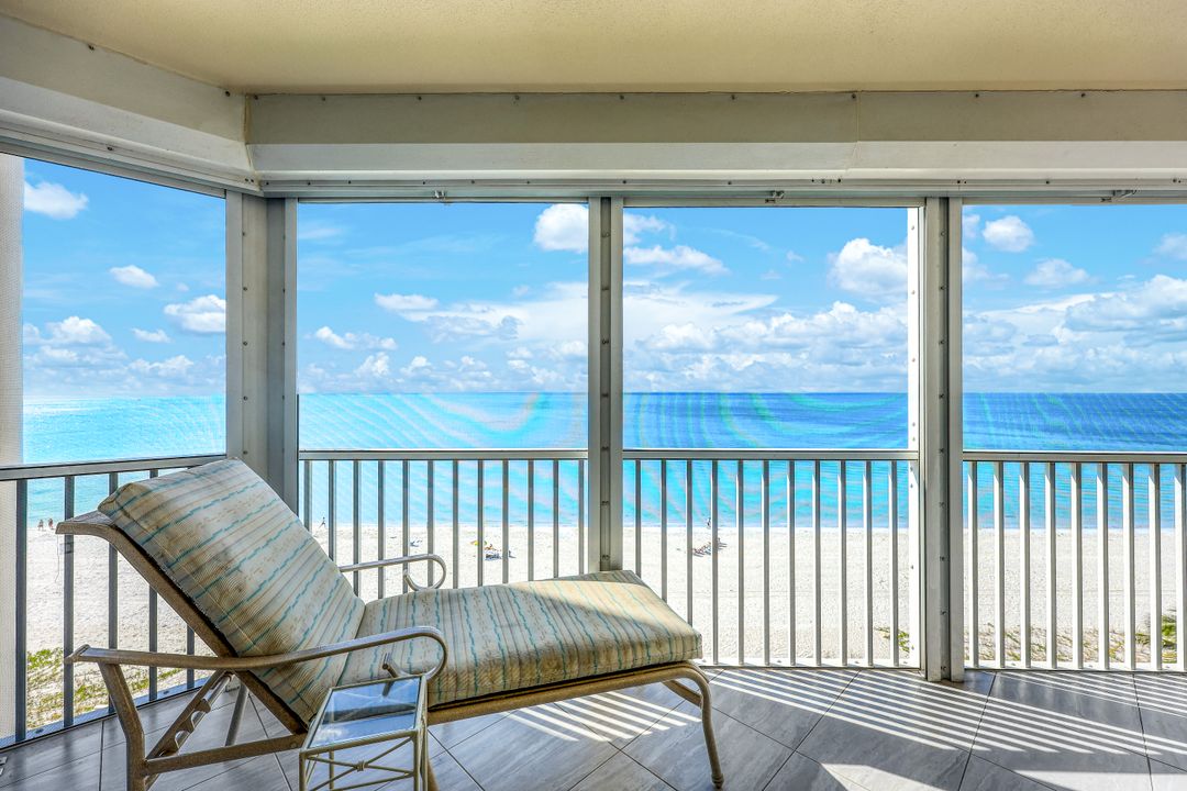 9577 Gulf Shore Dr #704, Naples, FL 34108