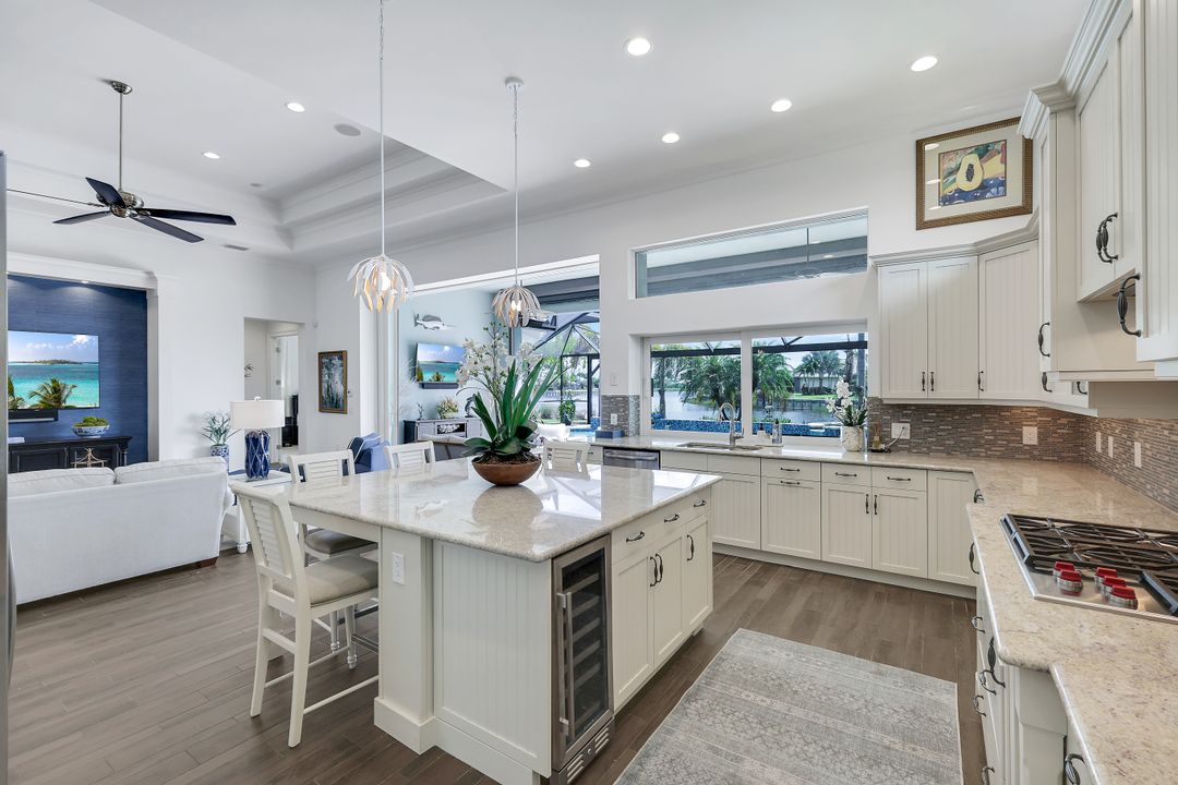 6460 Pembroke Wy, Naples, FL 34113