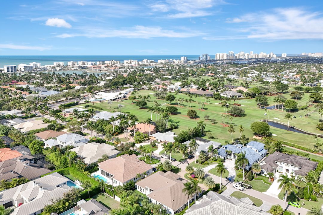 680 Wedge Dr, Naples, FL 34103