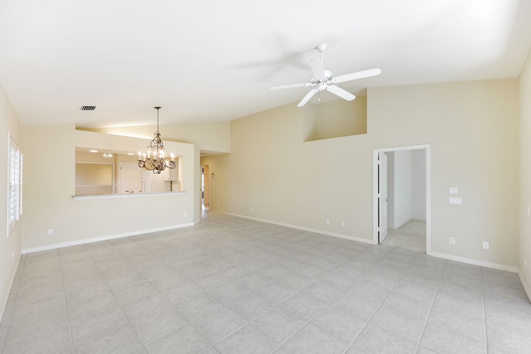 6210 Reserve Cir #504, Naples, FL 34119