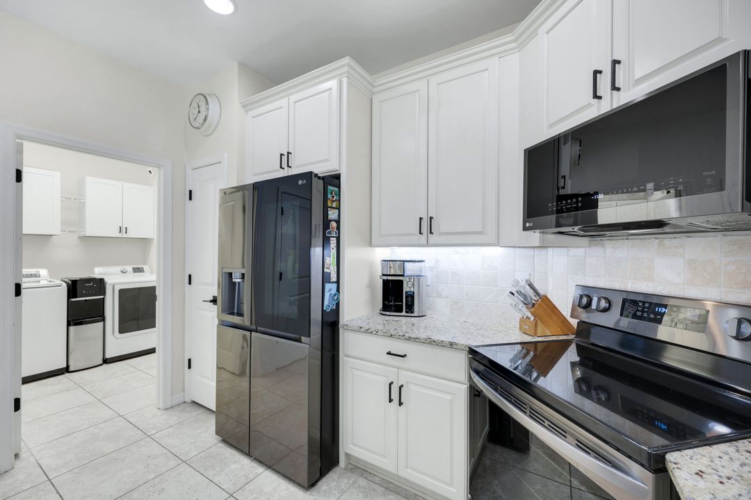 1399 Santiago Cir #1103, Naples, FL 34113