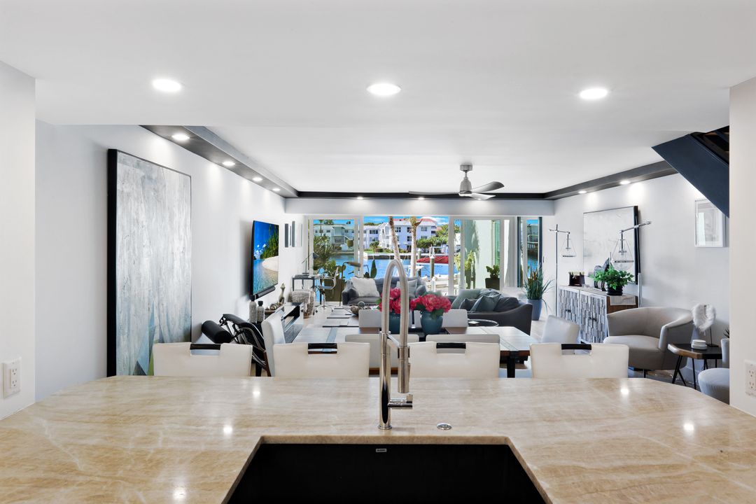 800 River Point Dr #212, Naples, FL 34102