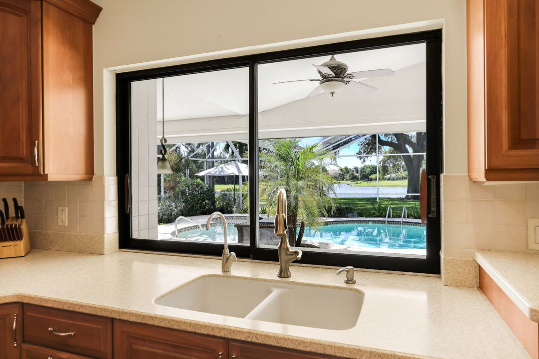 1924 Empress Ct, Naples, FL 34110