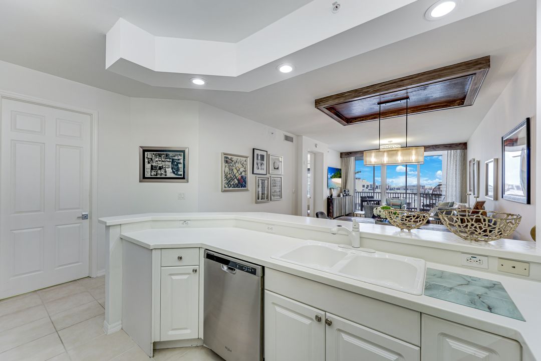 400 Flagship Dr #705, Naples, FL 34108