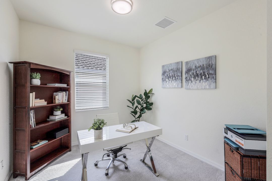 2214 Cara Cara Way, Naples, FL 34120