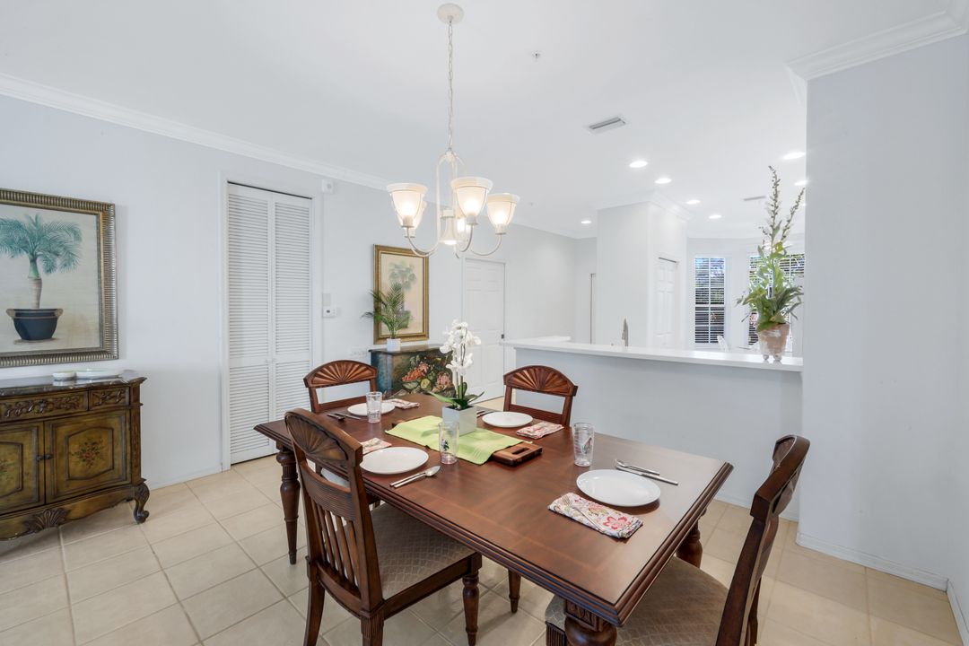 8241 Parkstone Pl #203, Naples, FL 34120