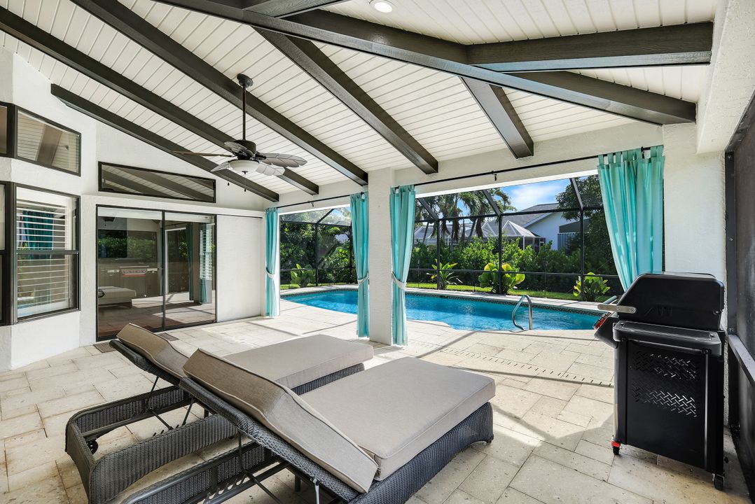 520 Raven Way, Naples, FL 34110