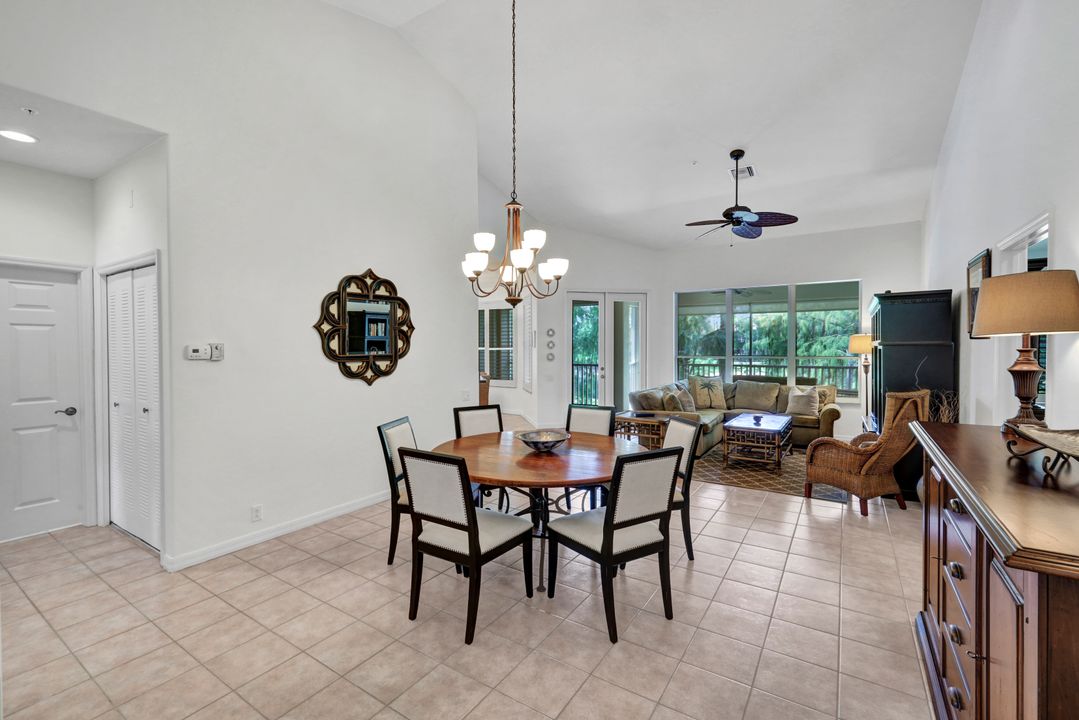 8275 Danbury Blvd #203, Naples, FL 34120