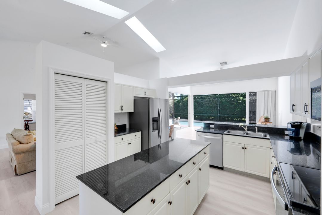 28501 Sombrero Dr, Bonita Springs, FL 34135