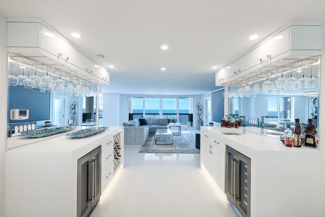 4551 Gulf Shore Blvd N #1003, Naples, FL 34103