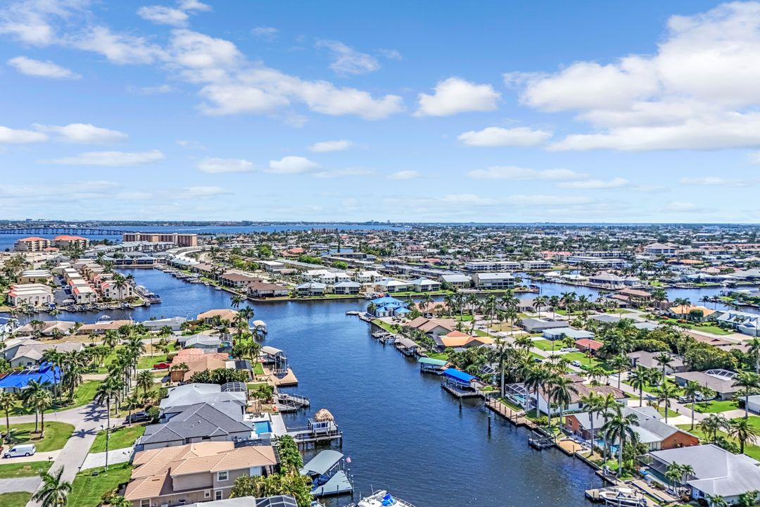 3917 SE 19th Ave, Cape Coral, FL 33904