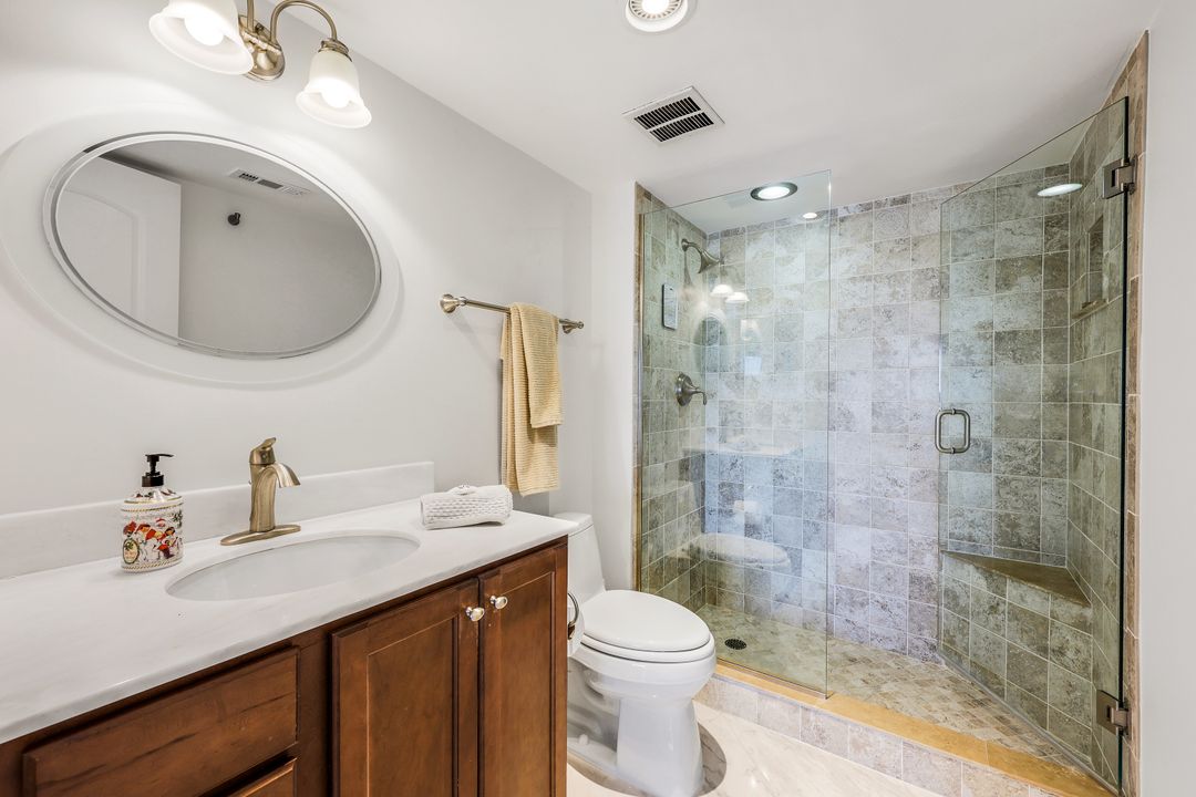 2750 Gulf Shore Blvd N #402, Naples, FL 34103