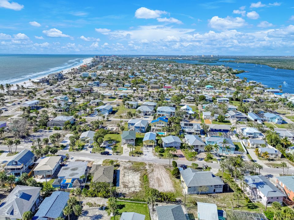 144 Hercules Dr, Fort Myers Beach, FL 33931