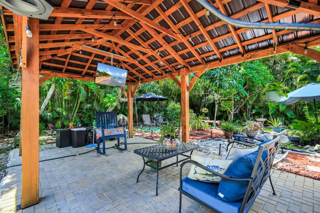1006 SW 9th Ave, Cape Coral, FL 33991
