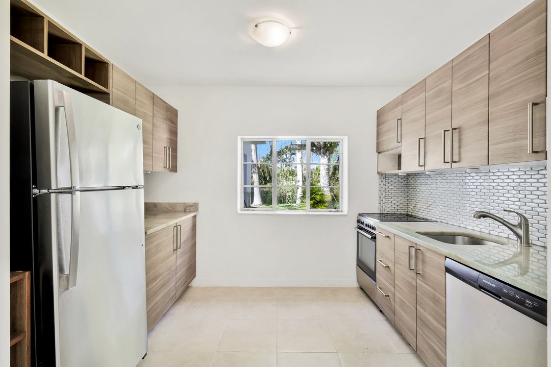 1245 8th Terrace N, Naples, FL 34102