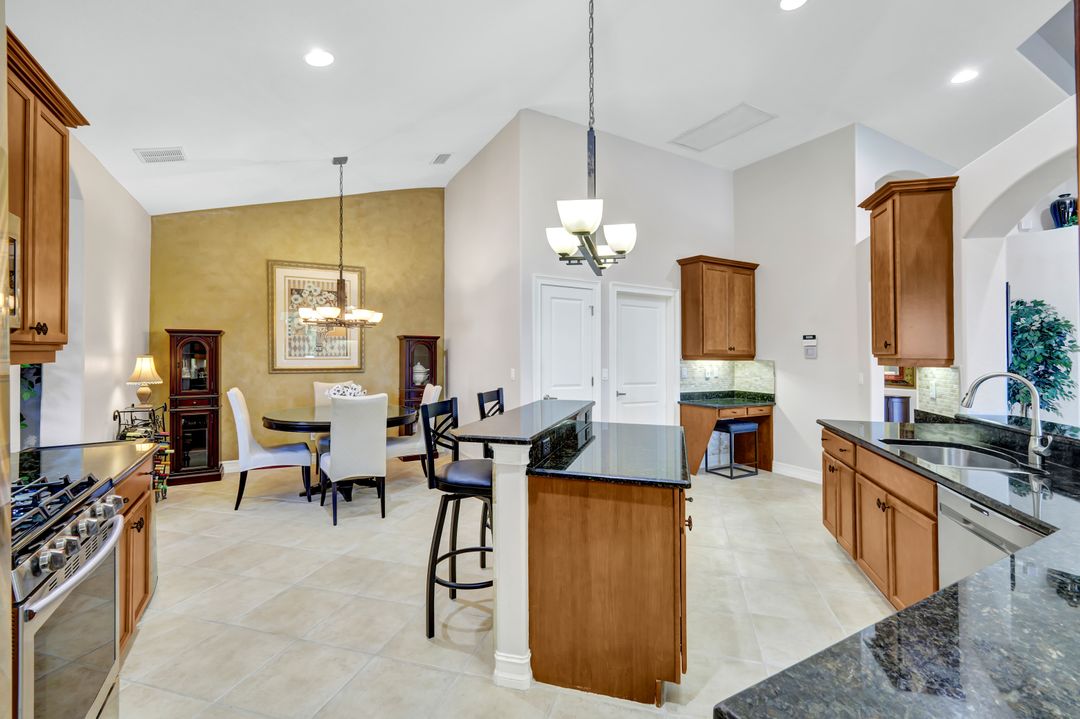 18493 Royal Hammock Blvd, Naples, FL 34114