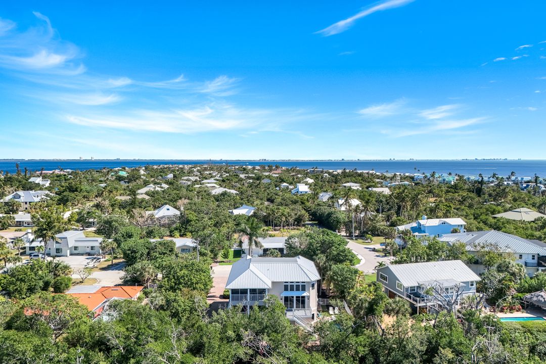 1111 Schooner Pl, Sanibel, FL 33957