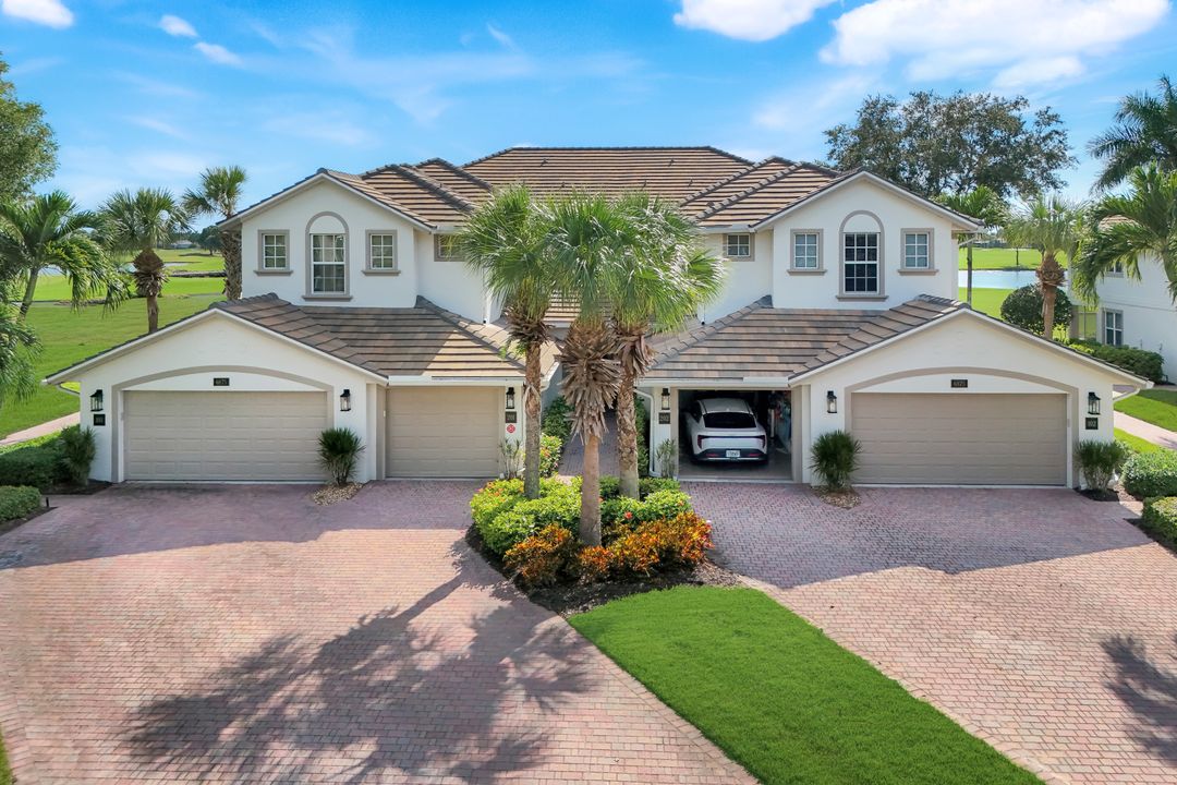 6875 Ascot Dr #102, Naples, FL 34113