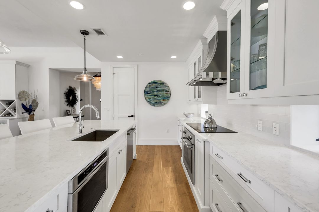 1035 3rd Ave S #310, Naples, FL 34102