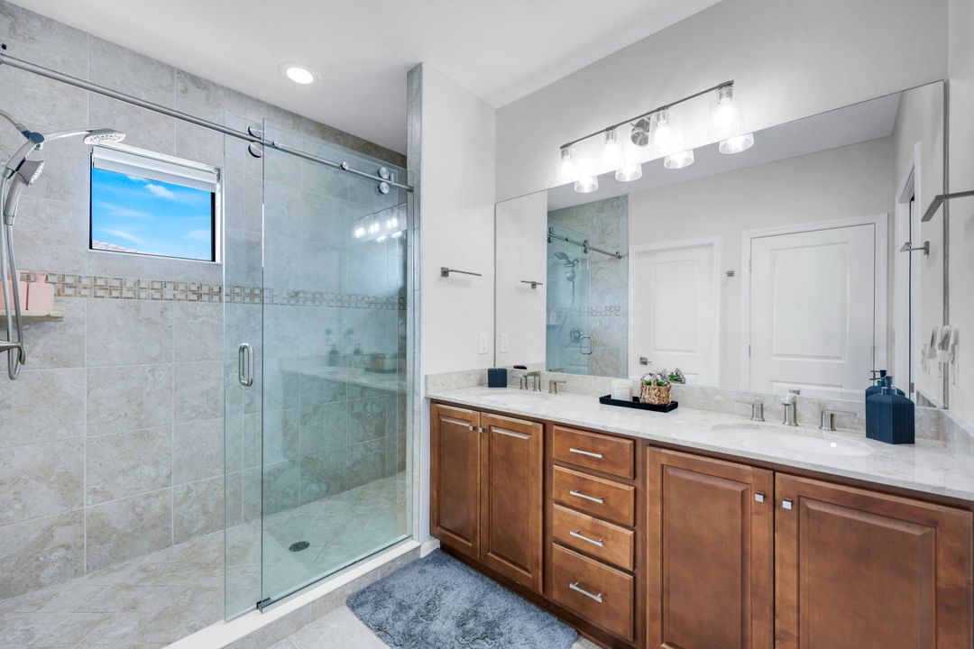 1399 Santiago Cir #1103, Naples, FL 34113