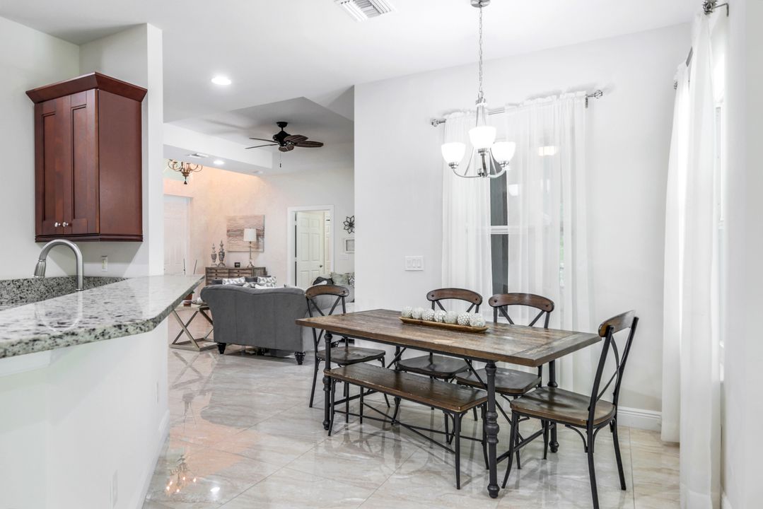 575 12th Ave NW, Naples, FL 34120