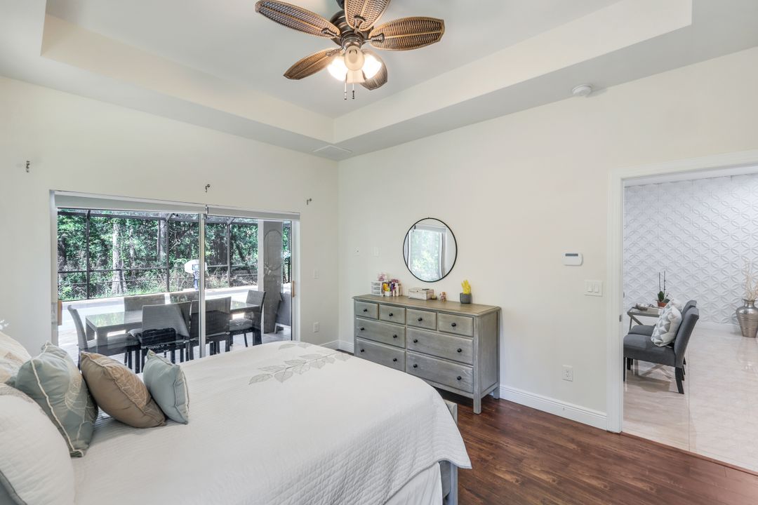 575 12th Ave NW, Naples, FL 34120