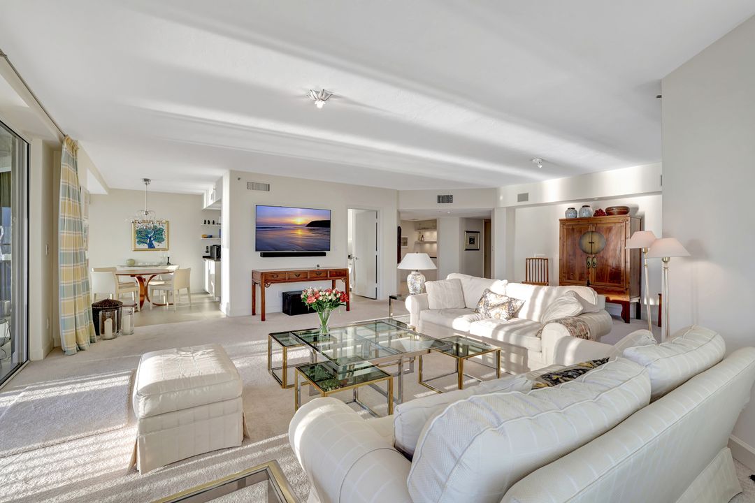 8111 Bay Colony Dr #1102, Naples, FL 34108