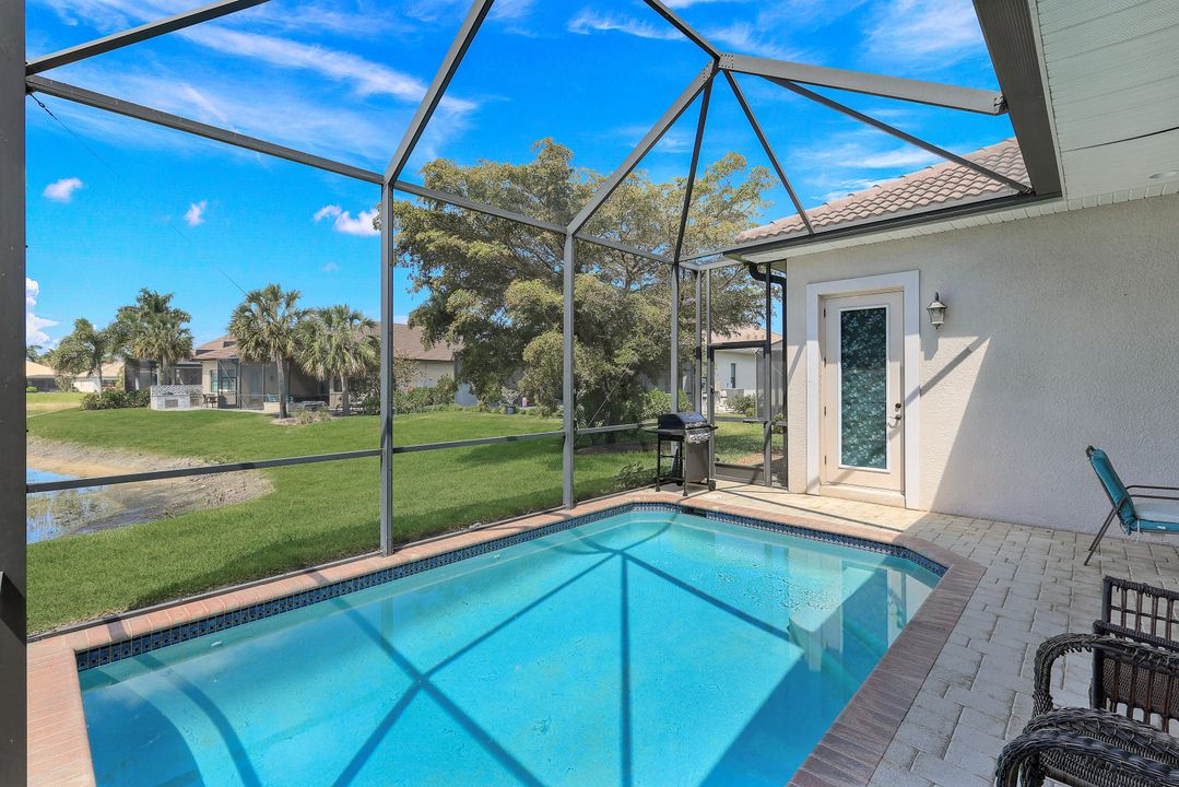 1685 Serrano Cir, Naples, FL 34105