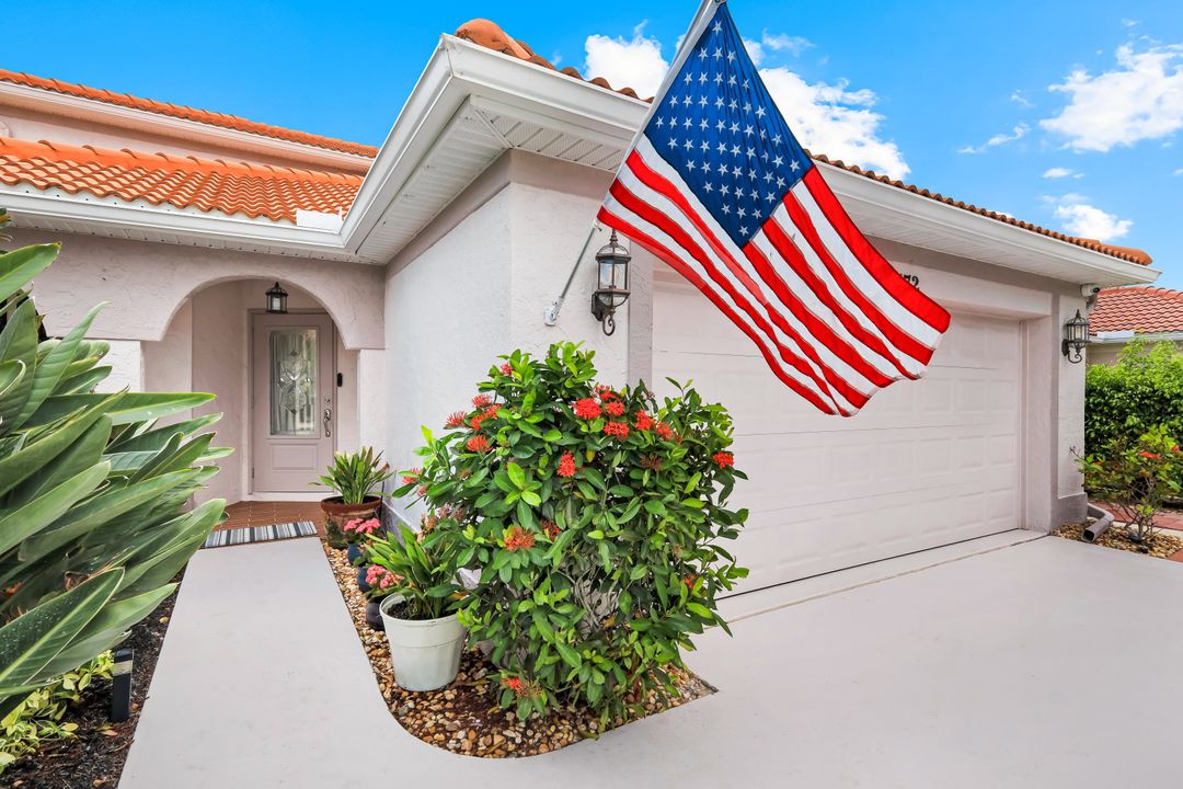 172 Sabal Lake Dr, Naples, FL 34104