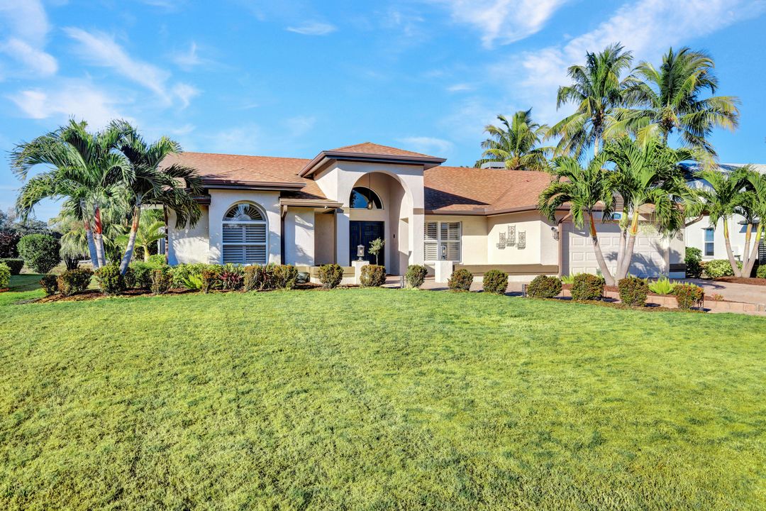 6597 Willow Lake Cir, Fort Myers, FL 33966