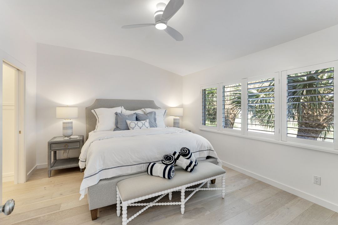 8345 Excalibur Cir #M4, Naples, FL 34108