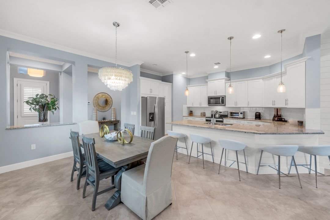 6392 Arriba Ave, Naples, FL 34113