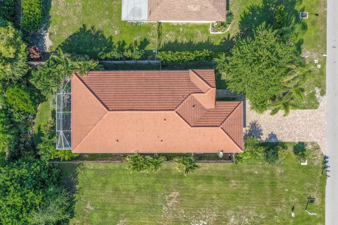 838 95th Ave N, Naples, FL 34108