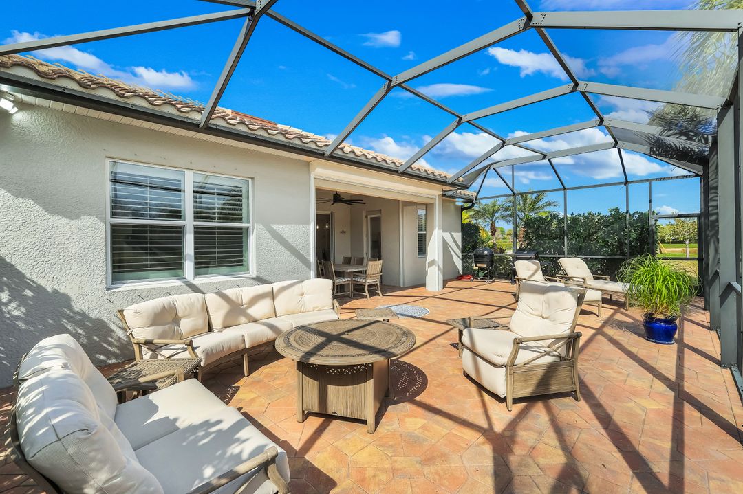 9065 Siesta Bay Dr, Naples, FL 34120