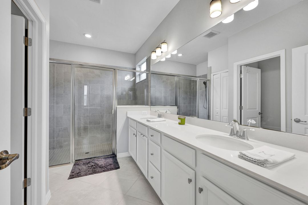 2622 Scarlet Wy, Naples, FL 34120