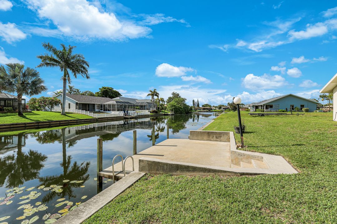 615 SE 19th Ct, Cape Coral, FL 33990