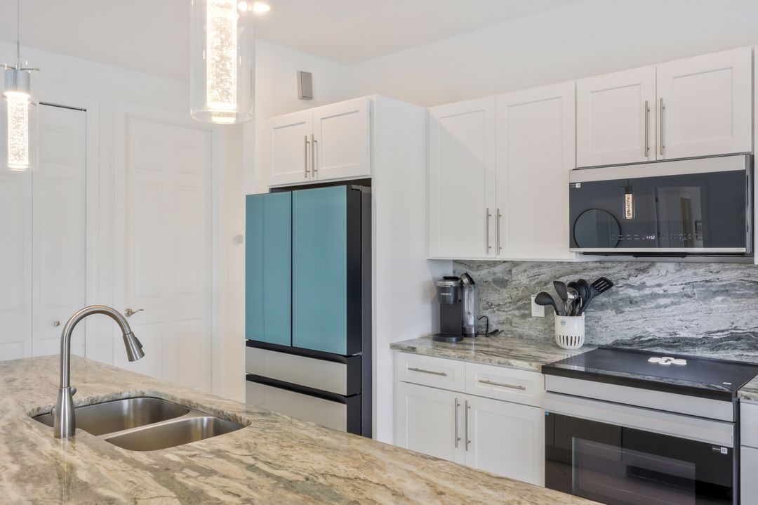 2319 NW 38th Ave, Cape Coral, FL 33993