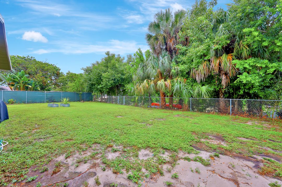 2201 41st Terrace SW, Naples, FL 34116