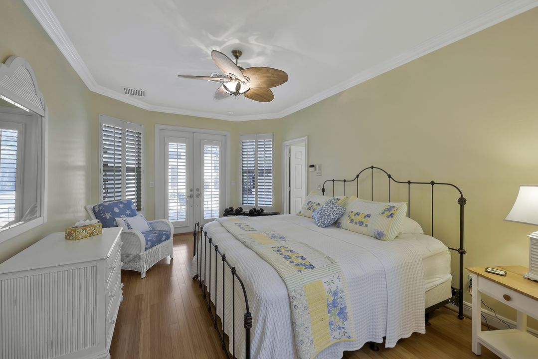 5058 Kensington High St, Naples, FL 34105