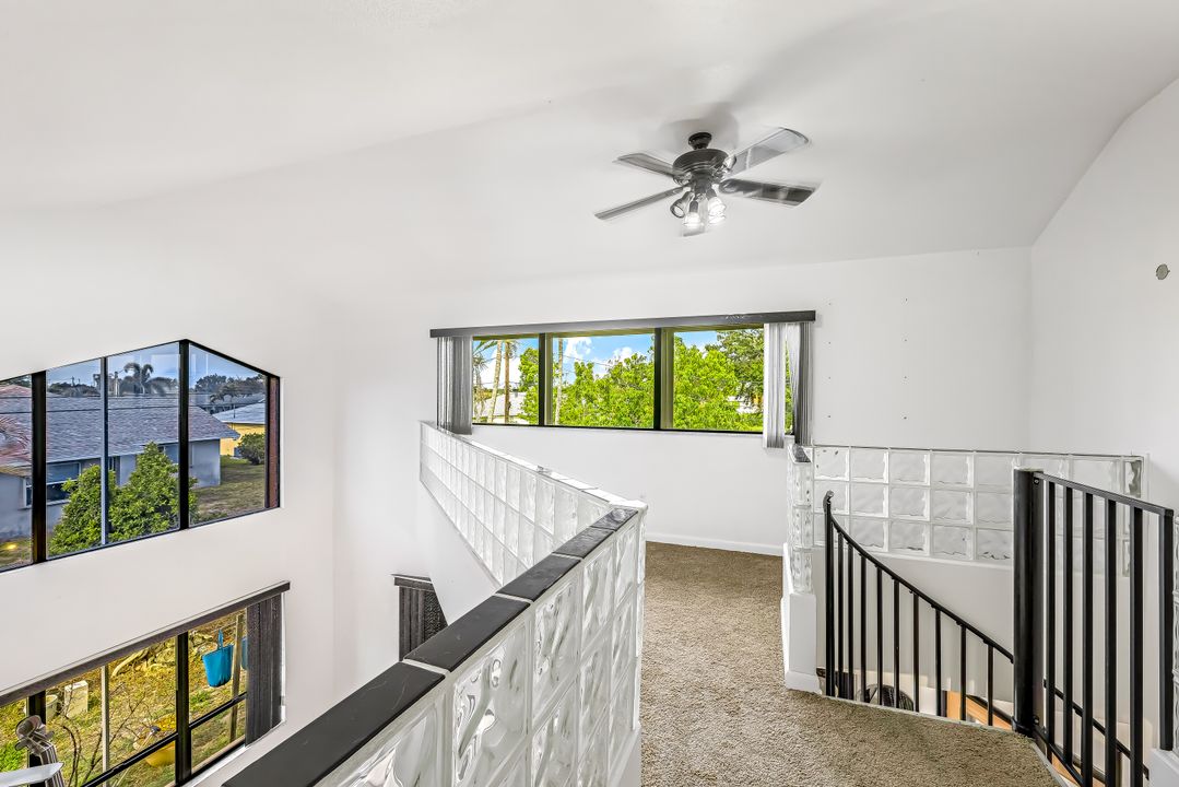 916 SE 30th Ln, Cape Coral, FL 33904