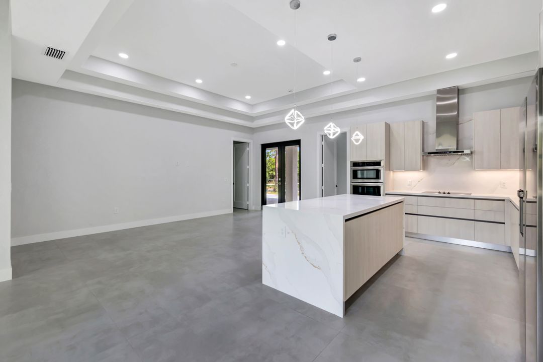 3366 72nd Ave NE, Naples, FL 34120